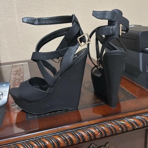 Steve Madden black wedge - Picture 7 of 10
